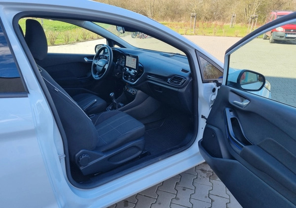 Ford Fiesta cena 36900 przebieg: 61500, rok produkcji 2018 z Brzostek małe 667